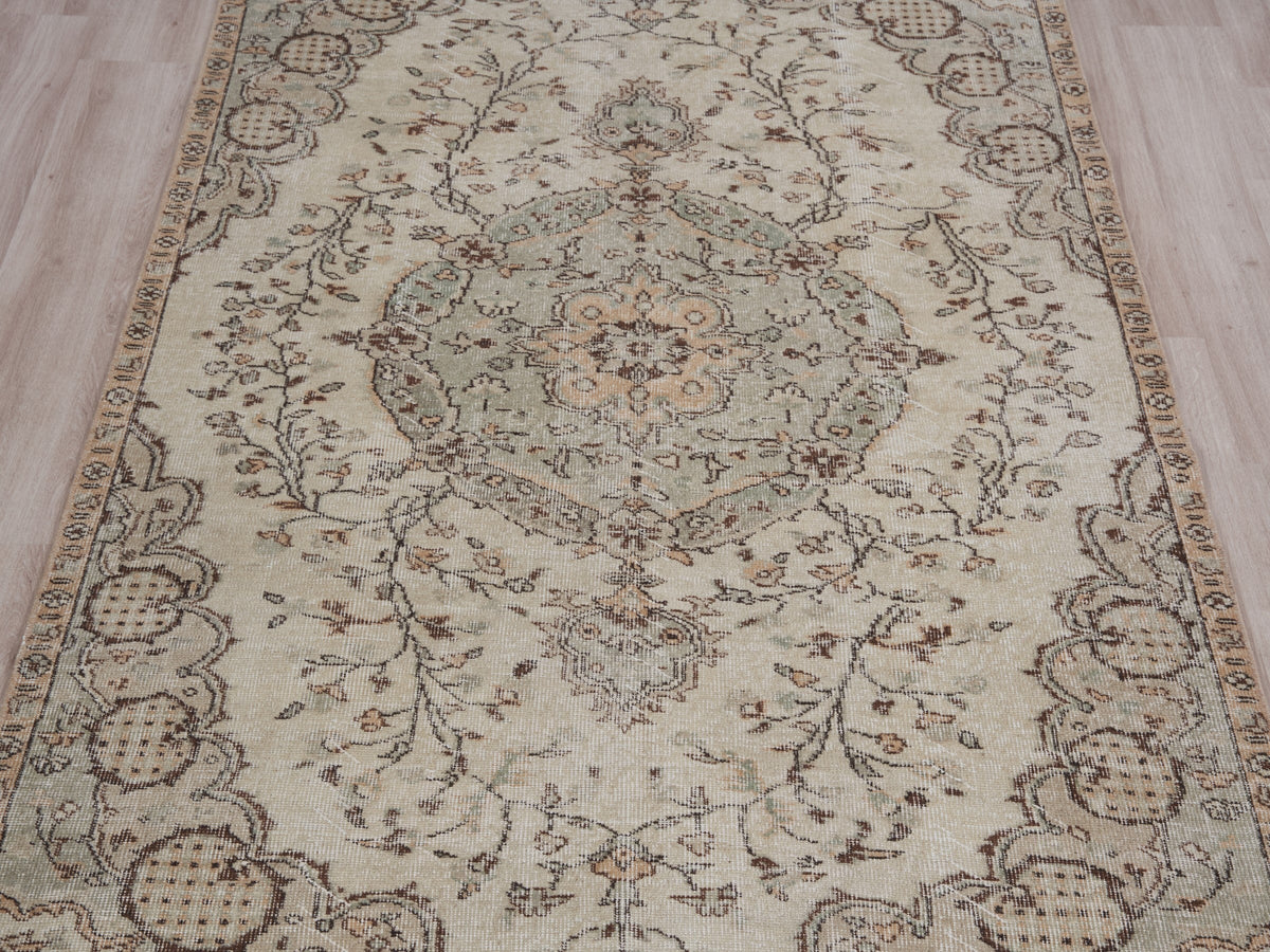 4'10" x 8'5" Vintage Neutral Handmade Turkish Rug