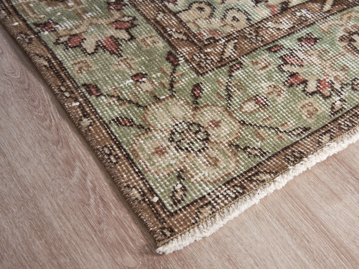 5'3" x 9' Neutral Vintage Hand-Knotted Scatter Rug