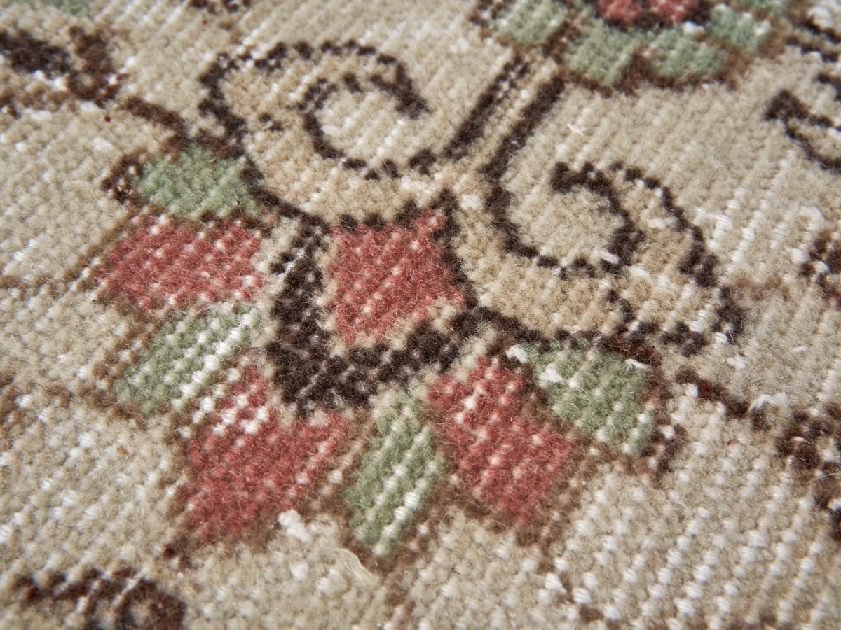 5'3" x 9' Neutral Vintage Hand-Knotted Scatter Rug