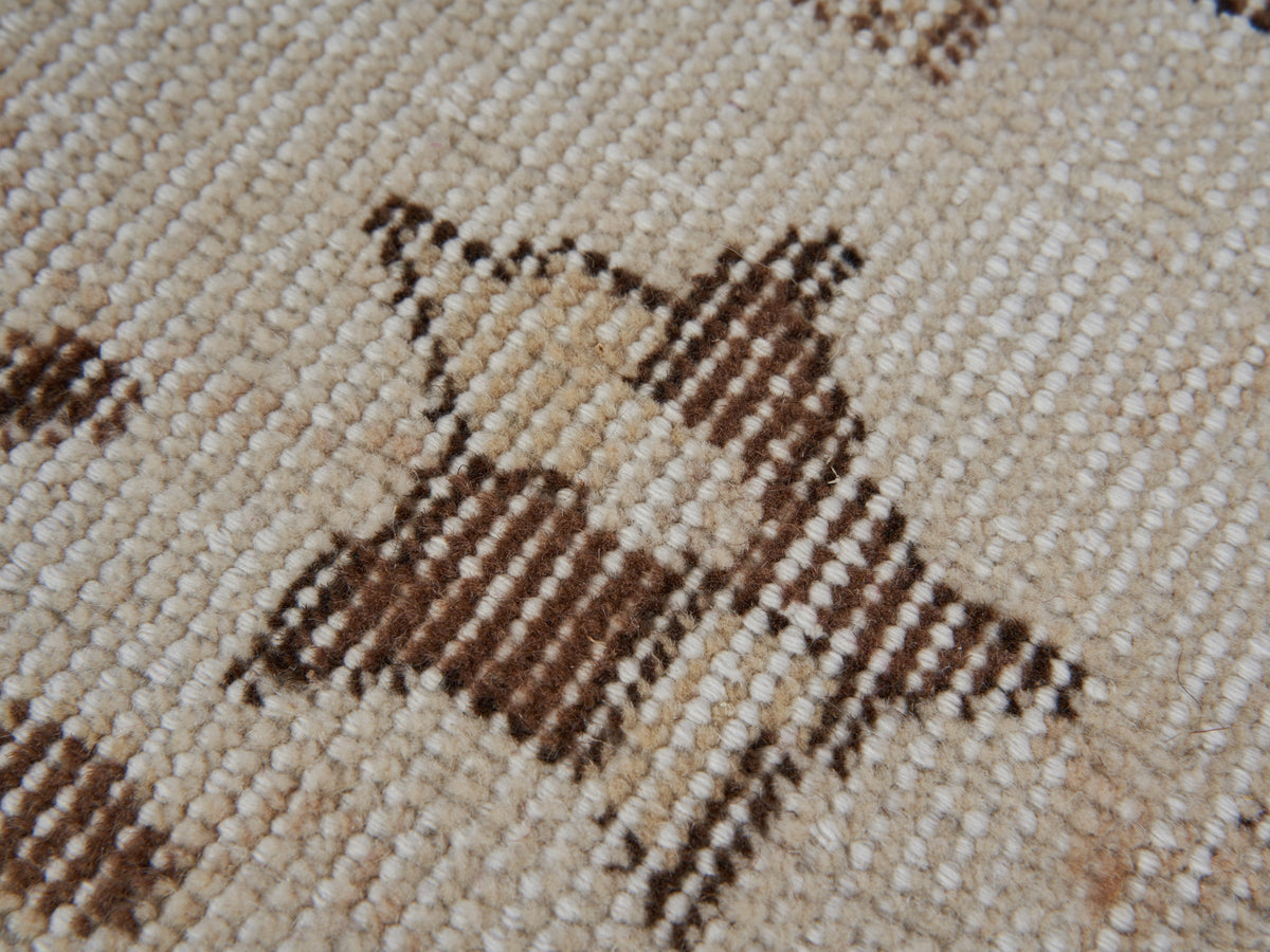 5'4" x 9' Beige Handwoven Vintage Area Rug