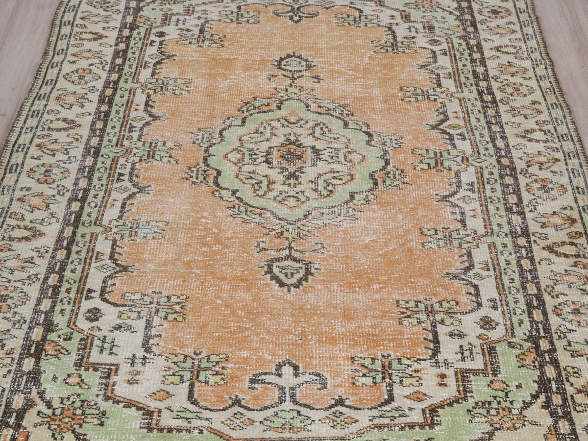 5'10" x 8'11" Vintage Turkish Area Rug