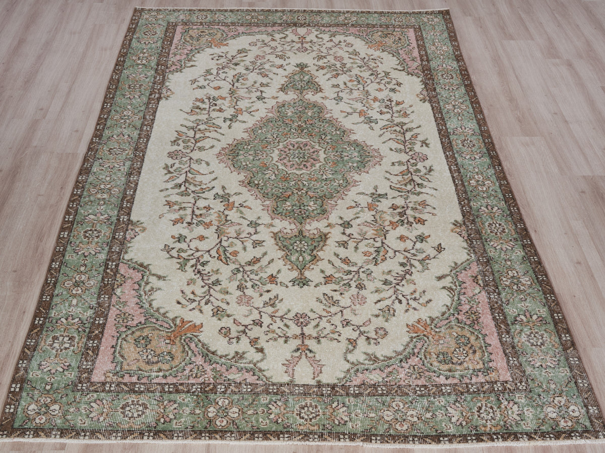 5'7" x 9'3" Handwoven Green Beige Vintage Area Rug