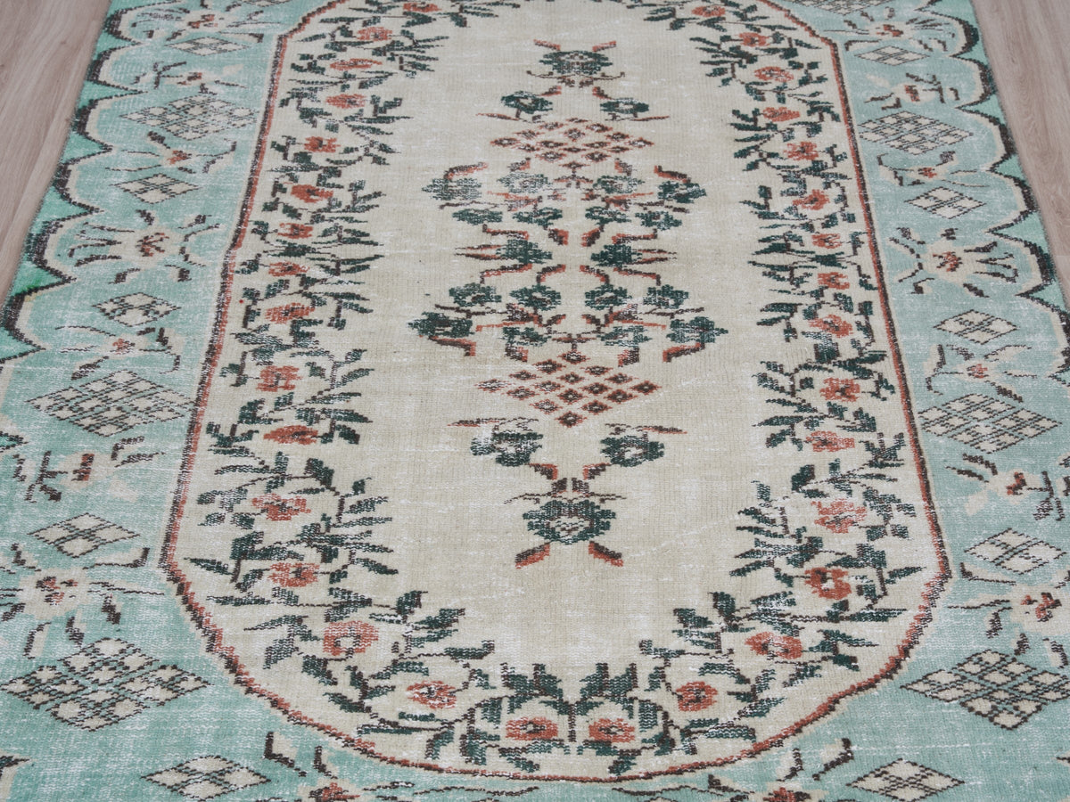 5'3" x 8'3" Beige Blue Vintage Turkish Rug