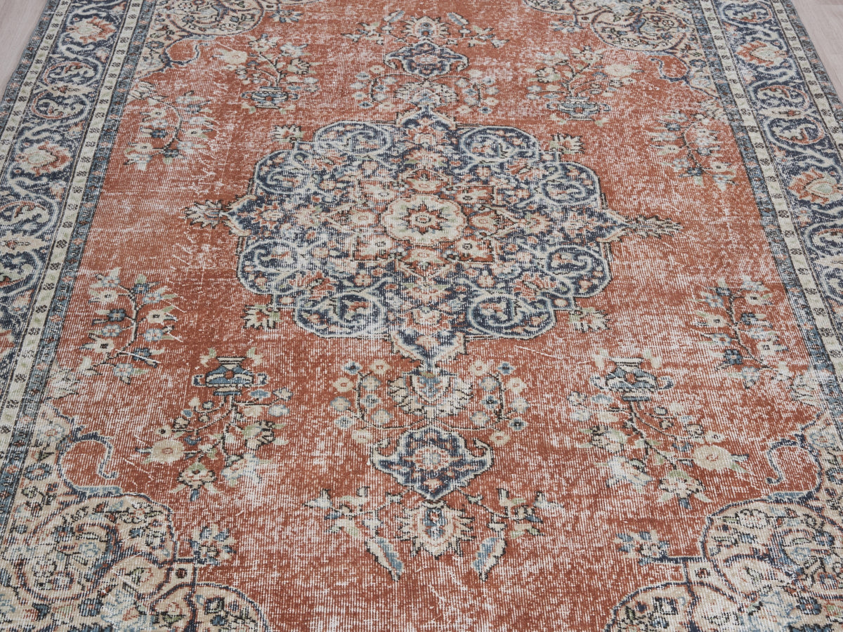 6'11" x 10'8" Vintage Hand-Knotted Large Rug