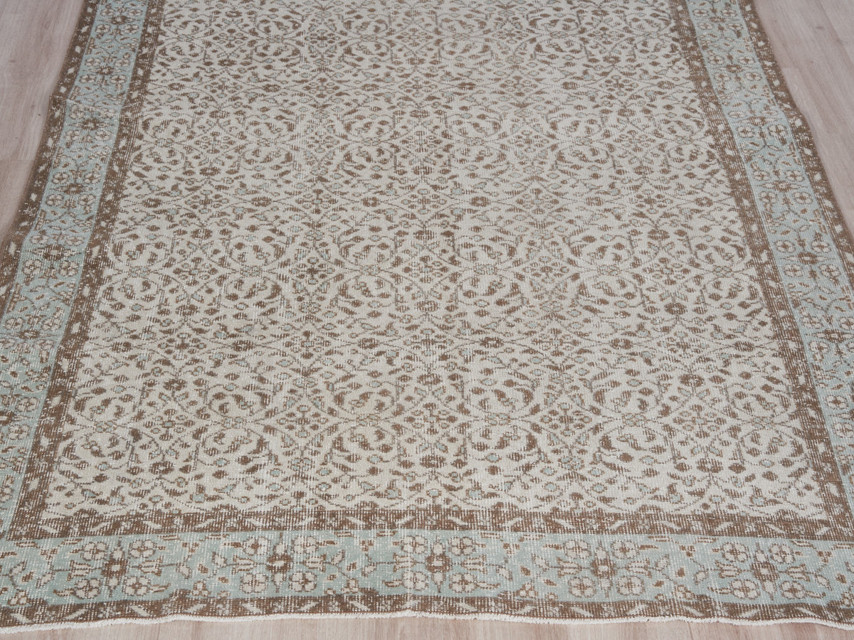 5'9" x 9'6" Neutral Vintage Turkish Area Rug