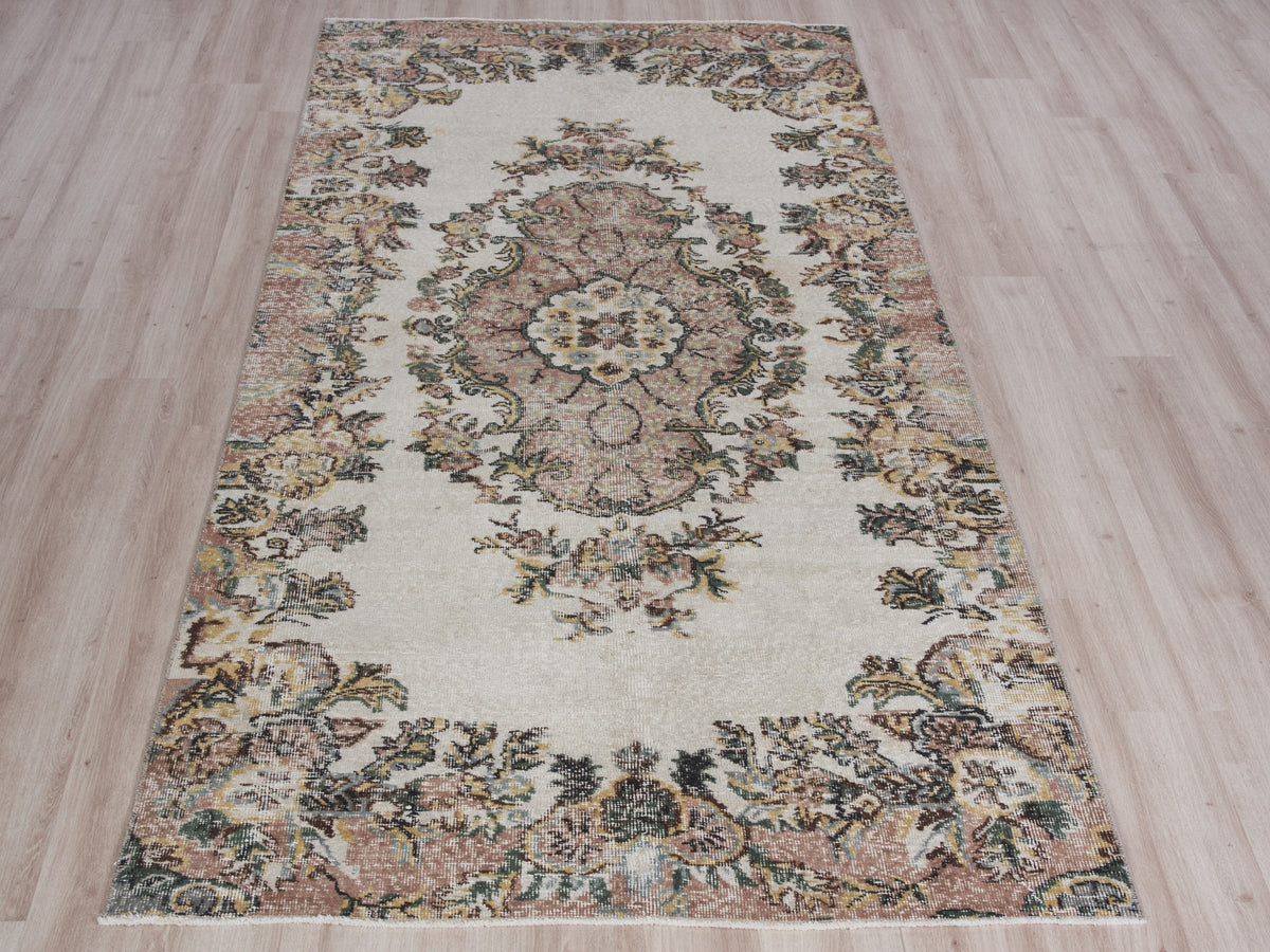 4'6" x 9'2" Neutral Vintage Turkish Rug