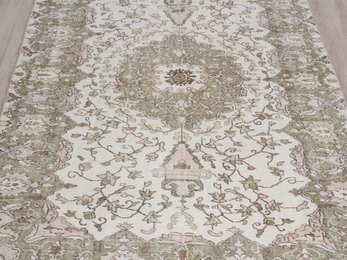 5'6" x 8'11" Green Beige Vintage Handmade Area Rug