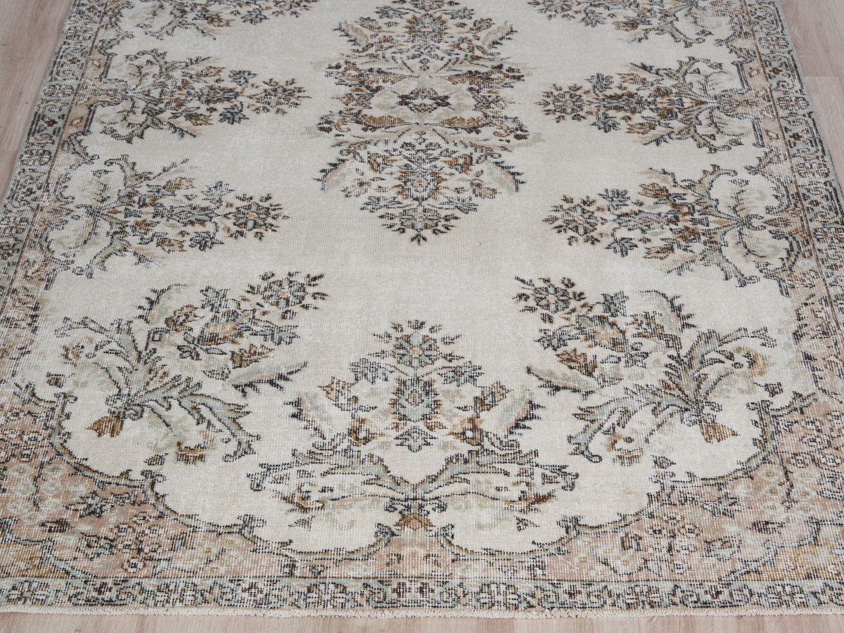 5'7" x 9'2" Neutral Vintage Hand-Knotted Rug