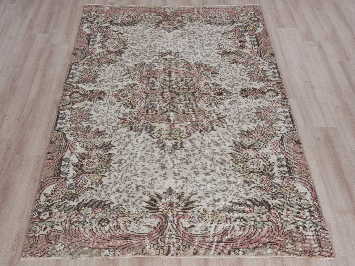 4'9" x 8'2" Neutral Vintage Hand-Knotted Rug