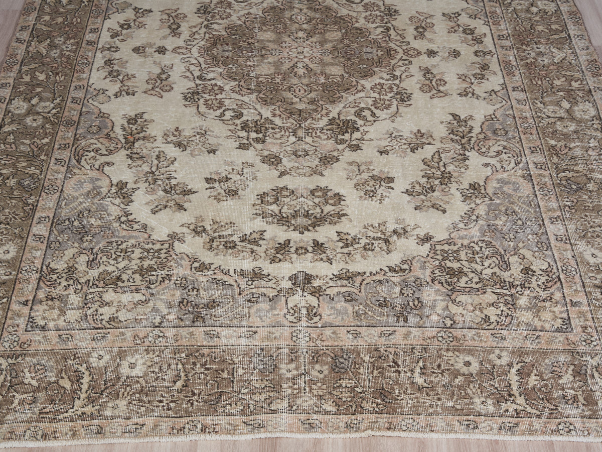 6'8" x 10'3" Hand-Knotted Neutral Turkish Rugs