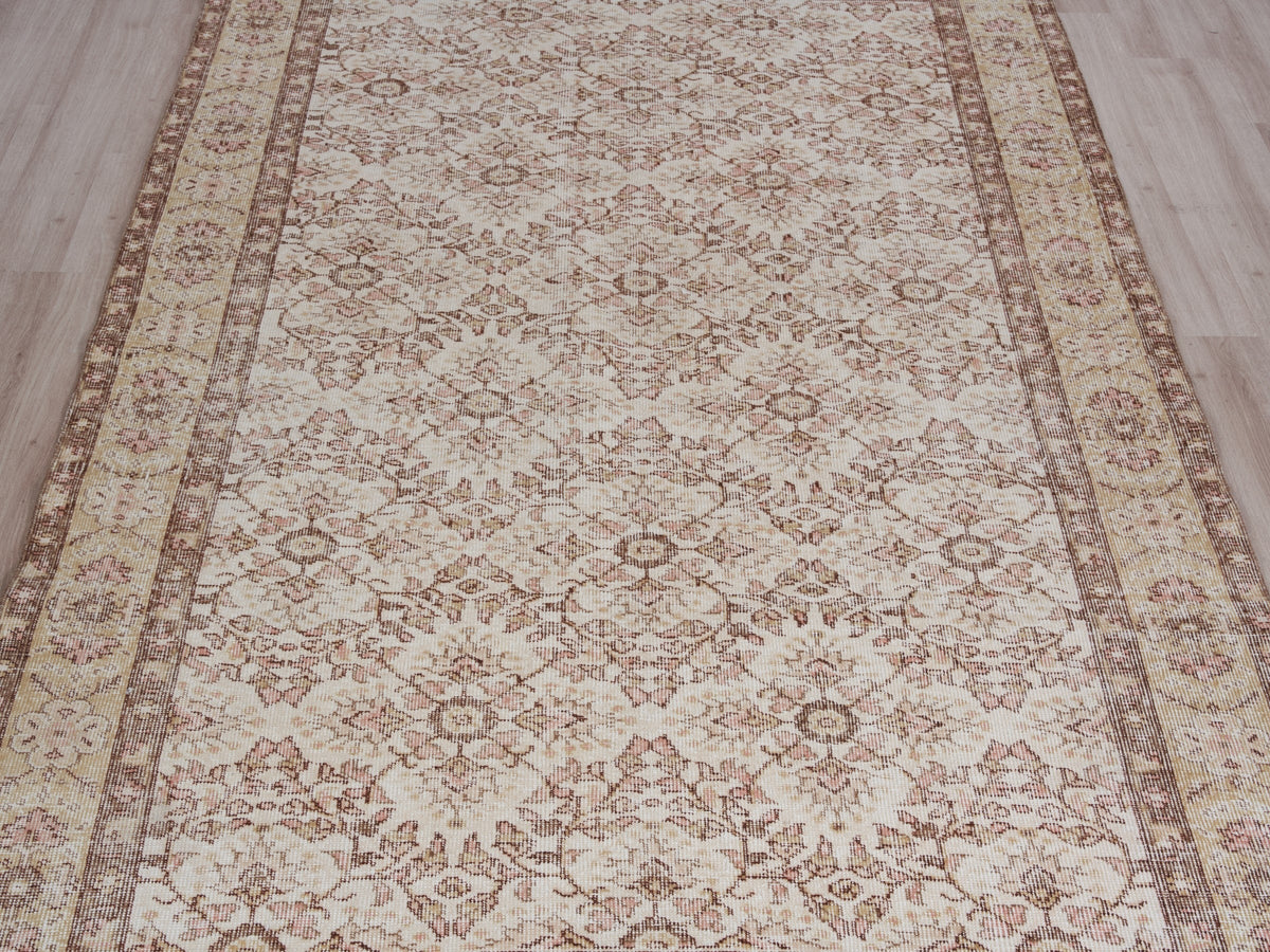 6'4" x 9'11" Beige Vintage Hand-Knotted Large Rug