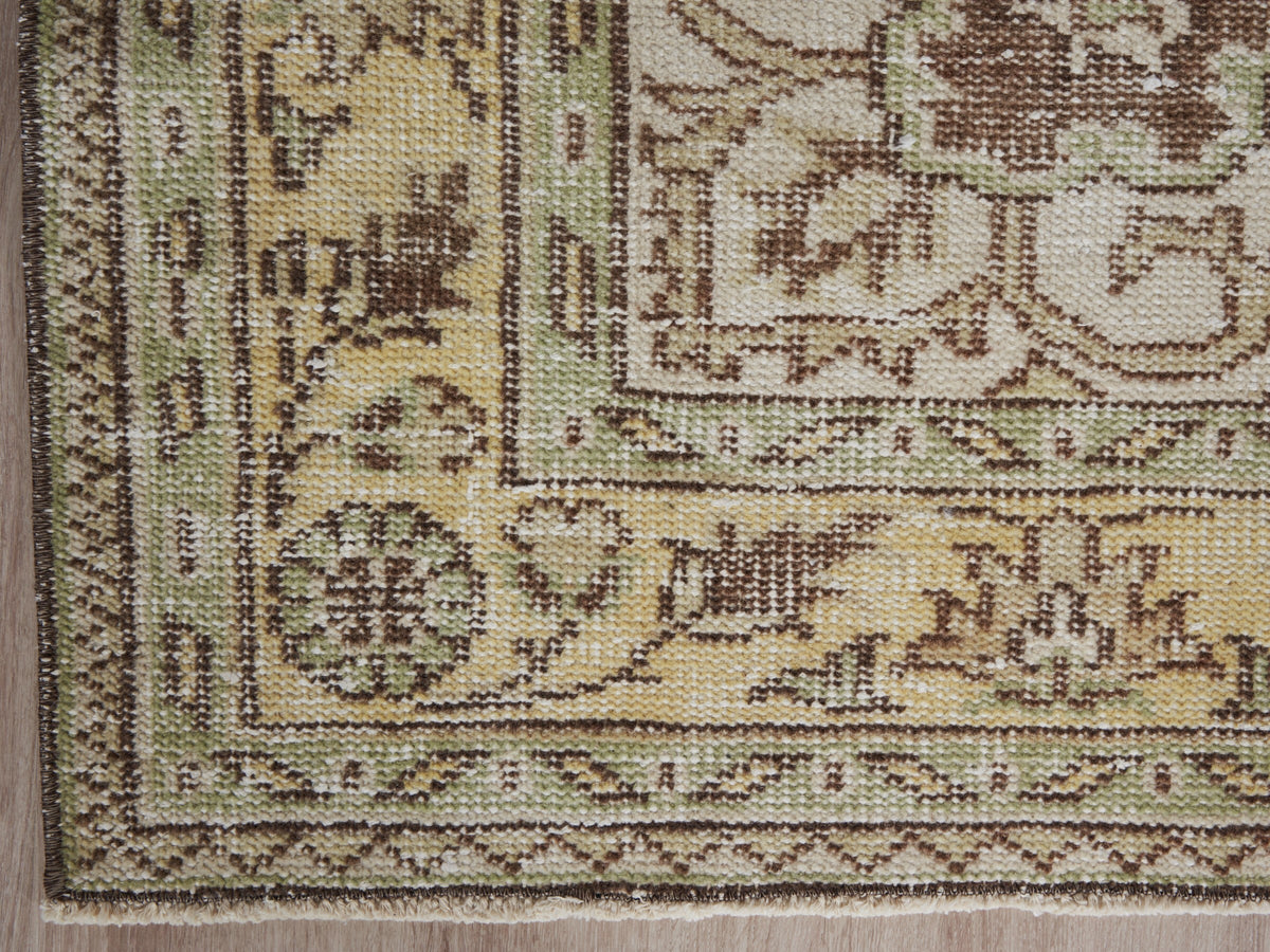 5'2" x 7'9" Vintage Neutral Handmade Scatter Rug