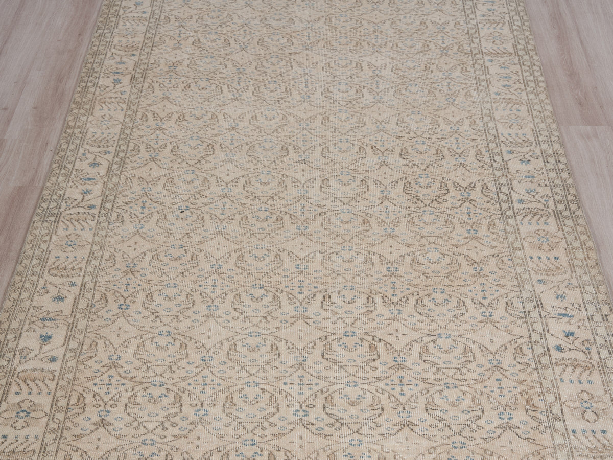 5'4" x 9'1" Beige Vintage Turkish Hand-Knotted Rug