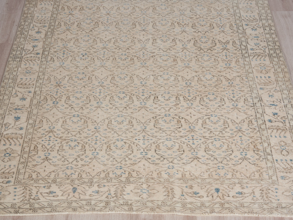 5'4" x 9'1" Beige Vintage Turkish Hand-Knotted Rug