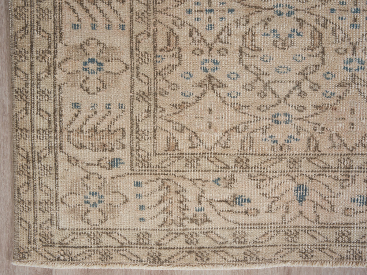 5'4" x 9'1" Beige Vintage Turkish Hand-Knotted Rug