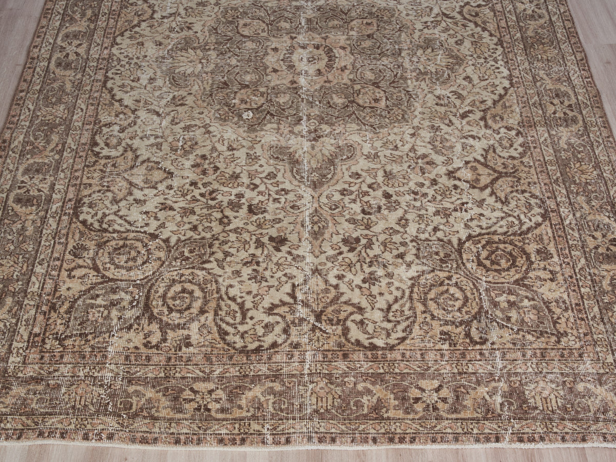 6'8" x 10' Hand-Knotted Neutral Vintage Area Rug