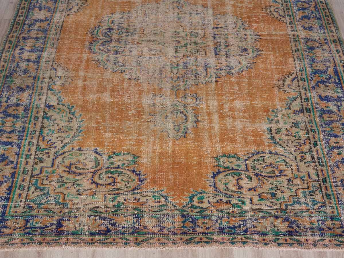 6'5" x 9'3" Hand-Knotted Vintage Area Rug