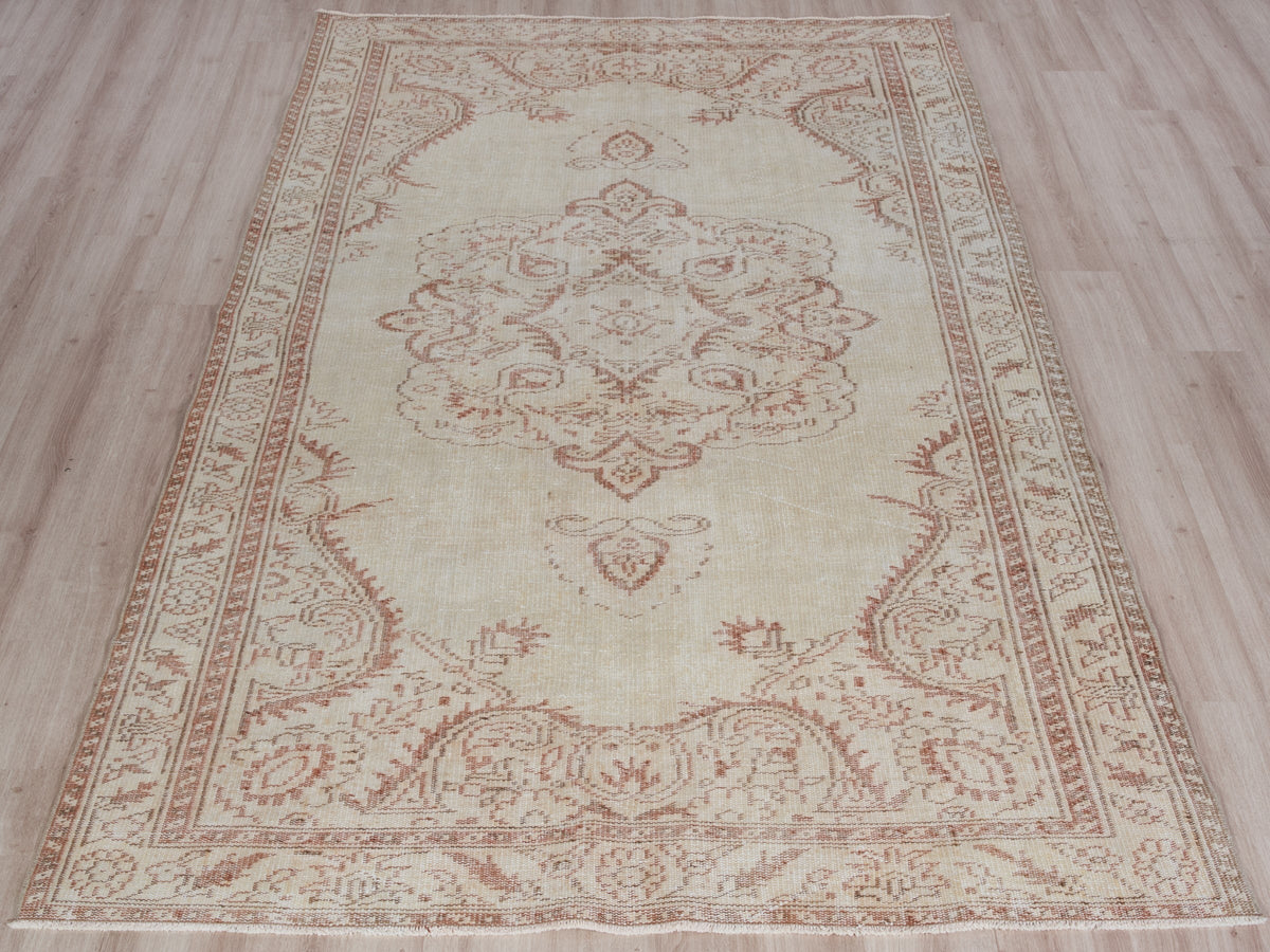 5'10" x 9'4" Beige Vintage Turkish Area Rug