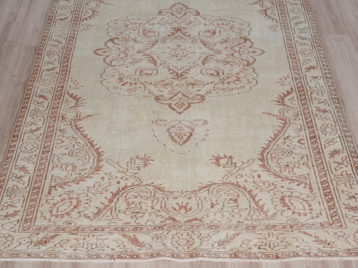 5'10" x 9'4" Beige Vintage Turkish Area Rug