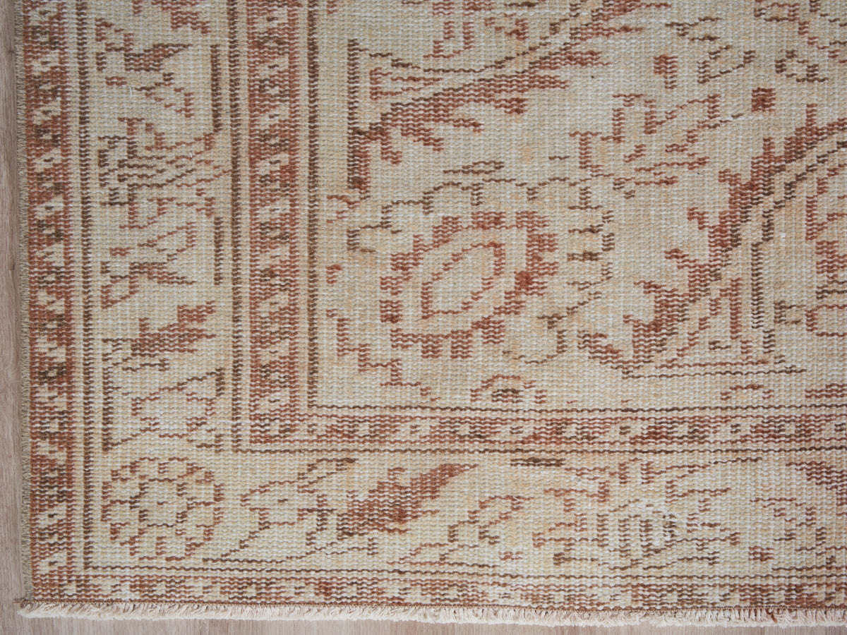 5'10" x 9'4" Beige Vintage Turkish Area Rug