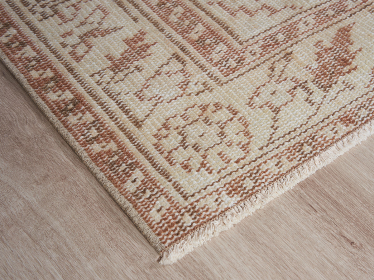 5'10" x 9'4" Beige Vintage Turkish Area Rug