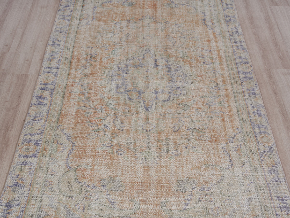 5'2" x 9'1" Vintage Turkish Area Rug