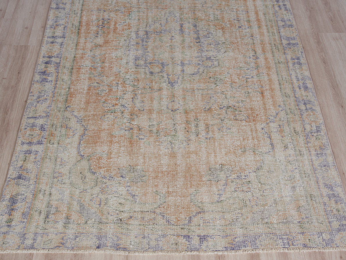 5'2" x 9'1" Vintage Turkish Area Rug