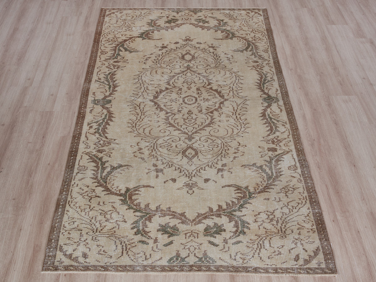 4'5" x 8'2" Beige Brown Vintage Scatter Rug