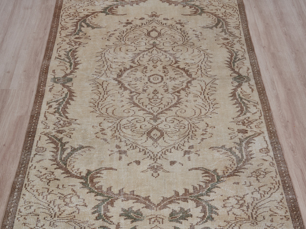 4'5" x 8'2" Beige Brown Vintage Scatter Rug