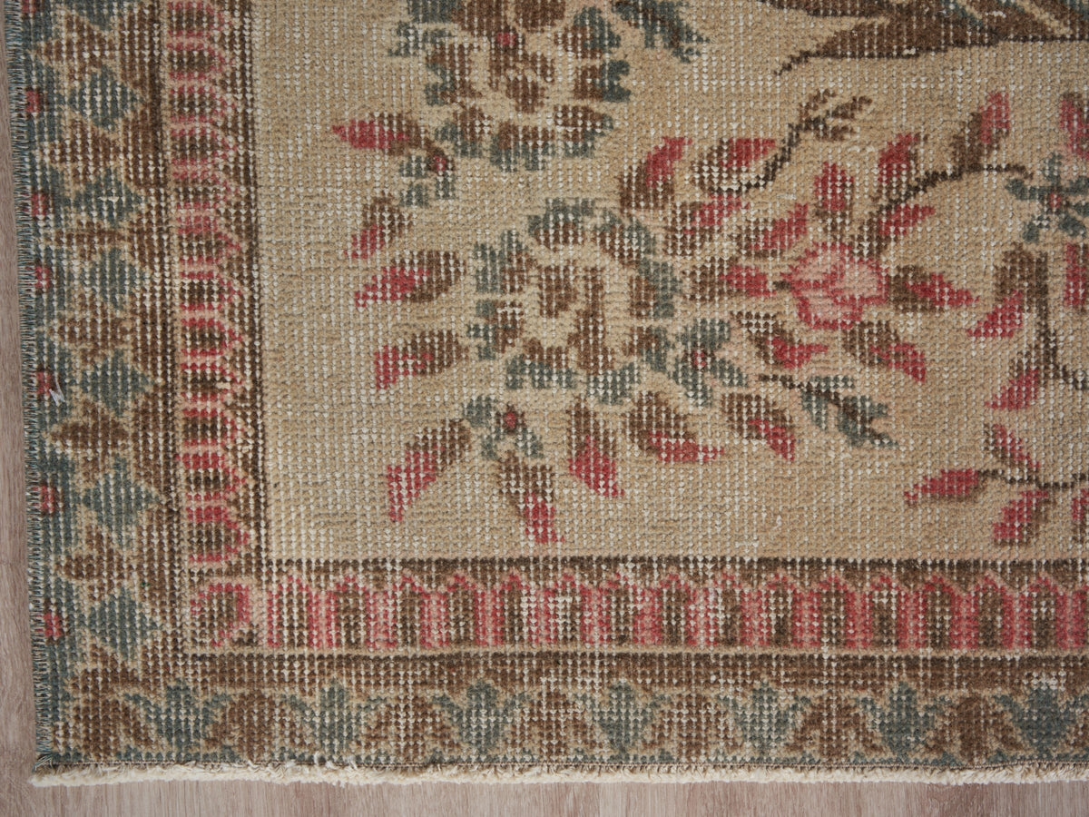 5'7" x 8'9" Handwoven Neutral Floral Design Turkish Rug