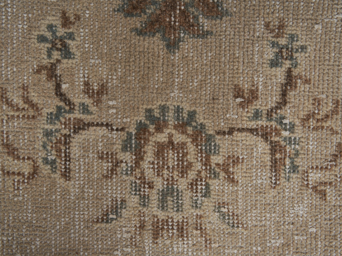 5'7" x 8'9" Handwoven Neutral Floral Design Turkish Rug