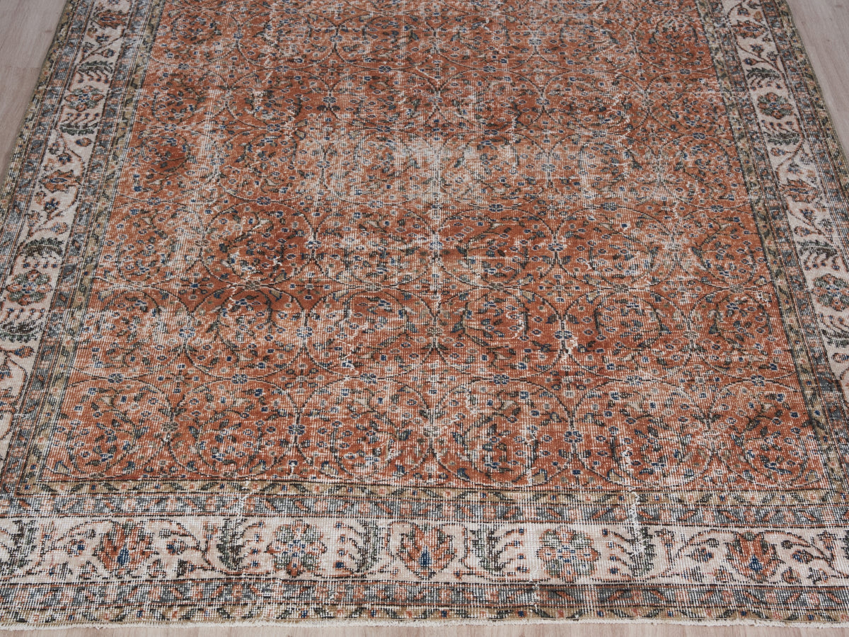 6'5" x 9'11" Hand-Knotted Vintage Large Rug