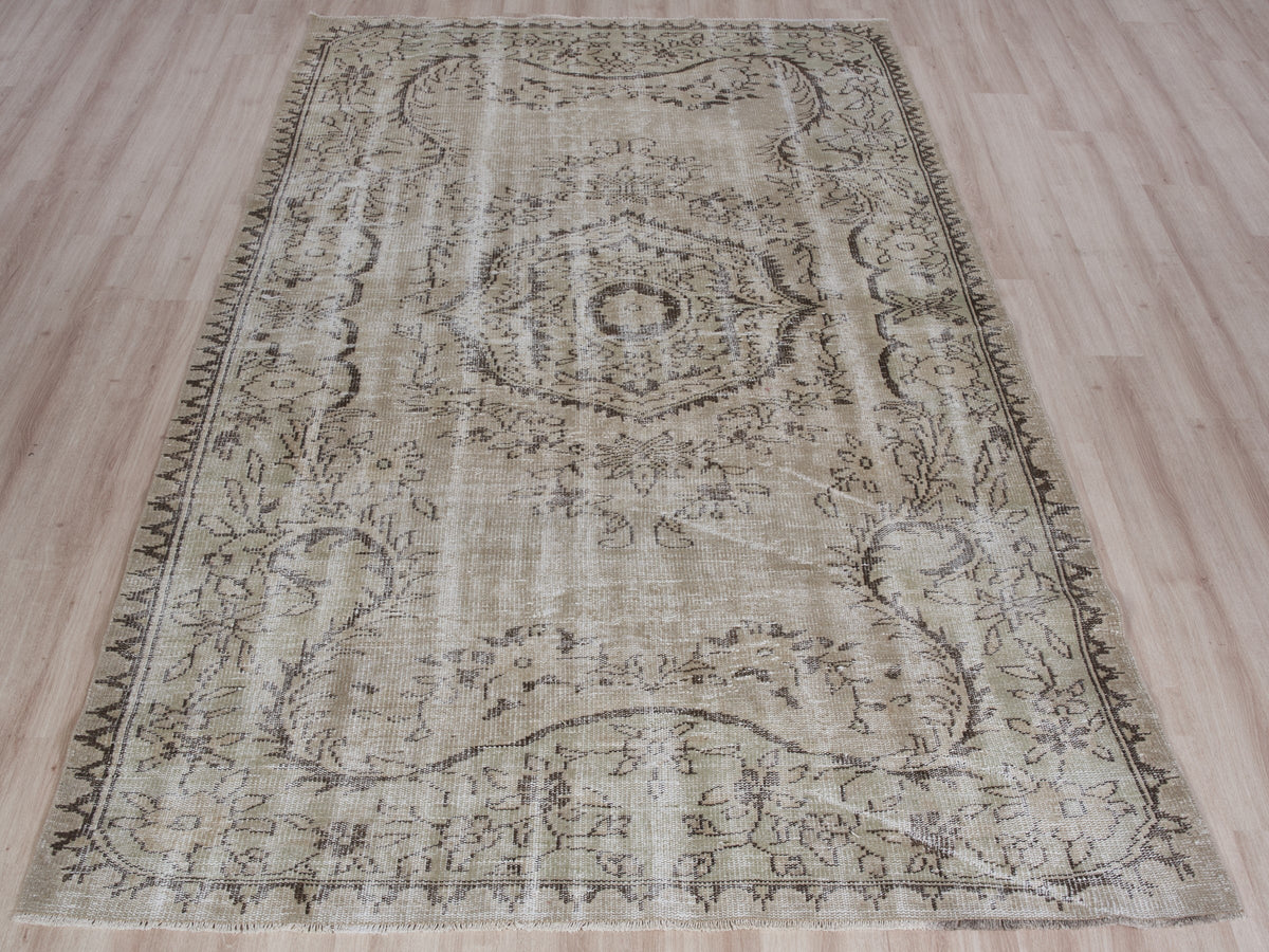 6' x 9'11" Neutral Vintage Turkish Rug