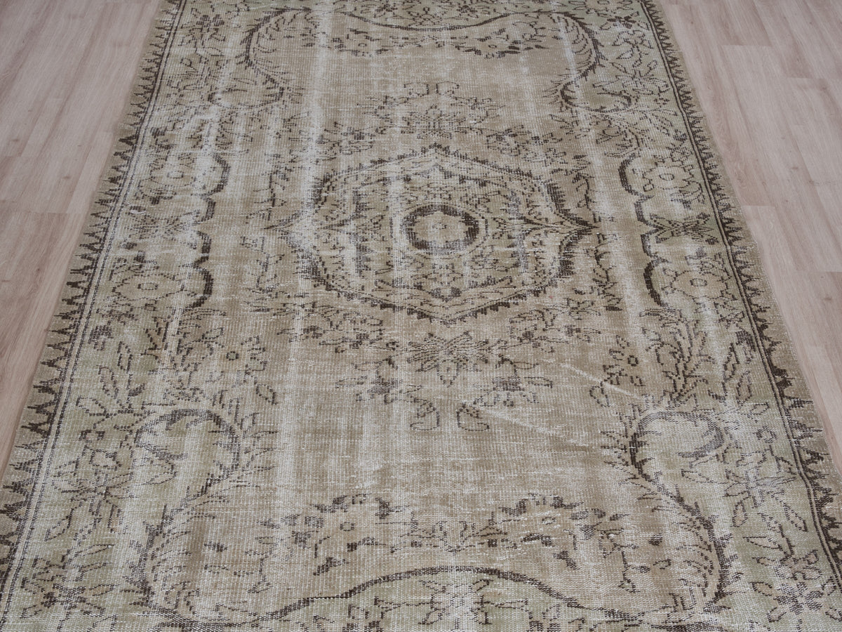 6' x 9'11" Neutral Vintage Turkish Rug