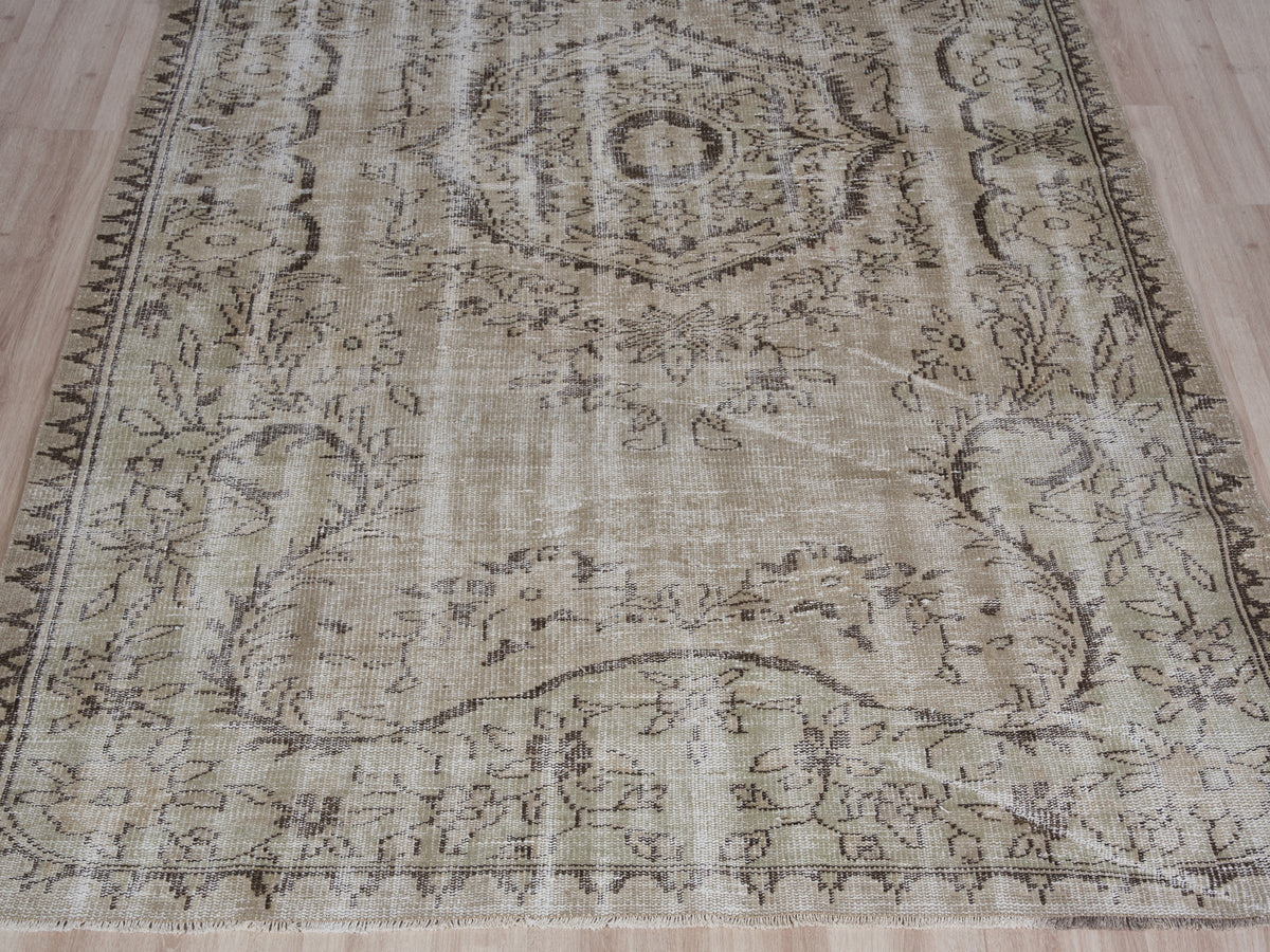 6' x 9'11" Neutral Vintage Turkish Rug