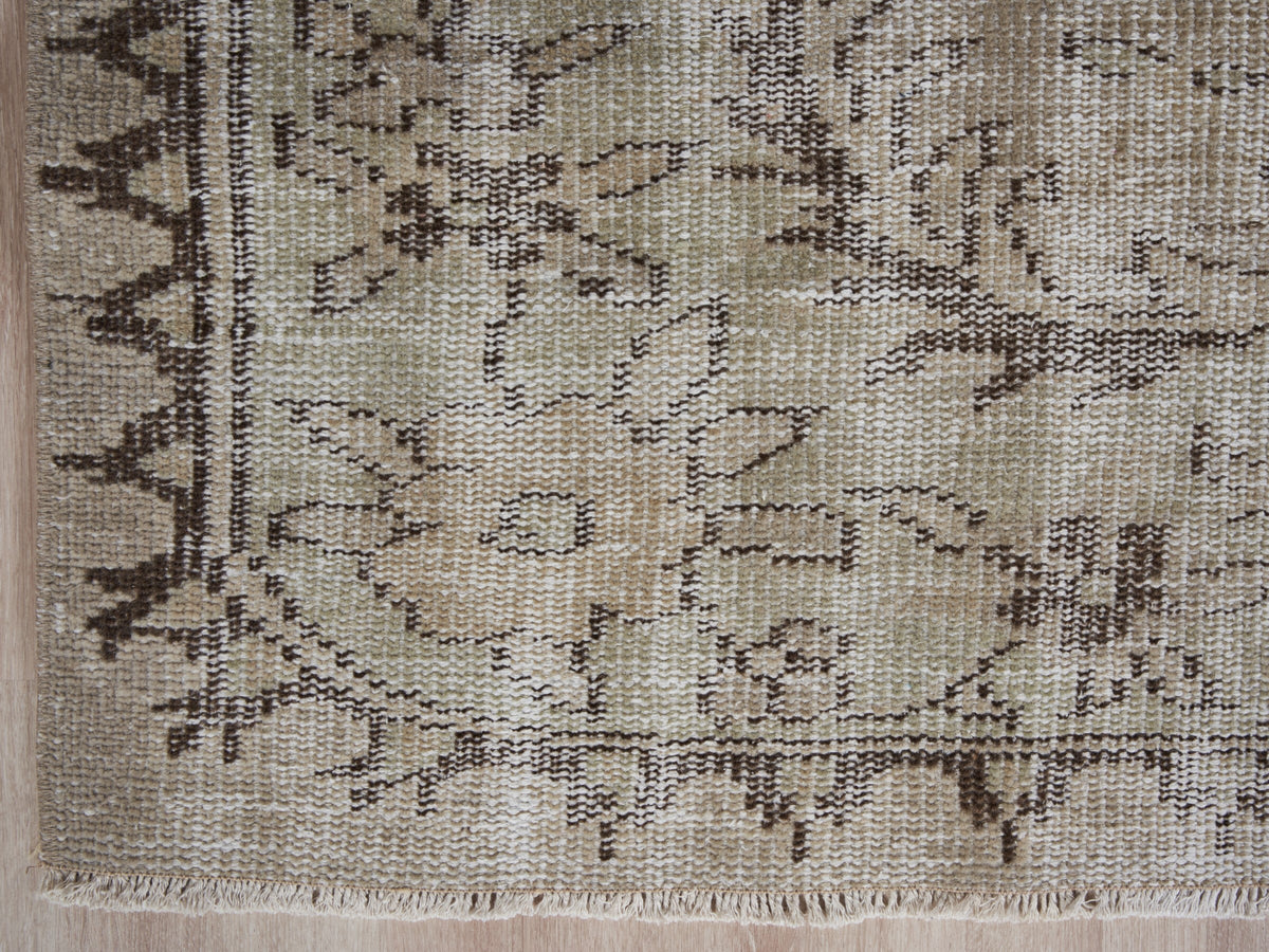 6' x 9'11" Neutral Vintage Turkish Rug