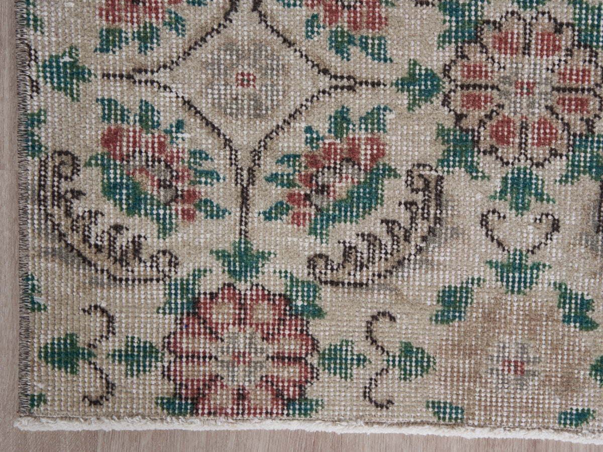 3'9" x 6'1" Neutral Vintage Turkish Small Rug