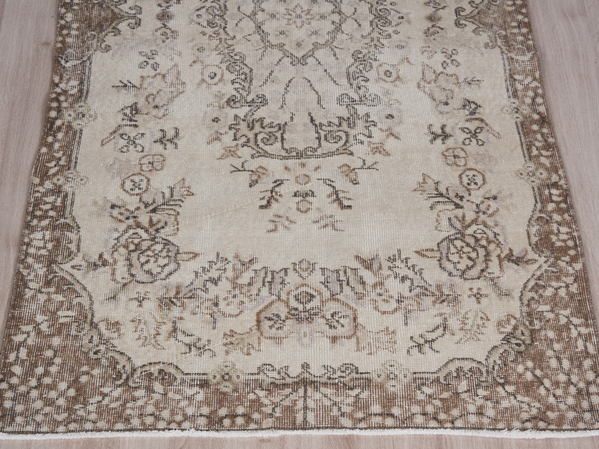 3'7" x 6'9" Neutral Vintage Turkish Rug