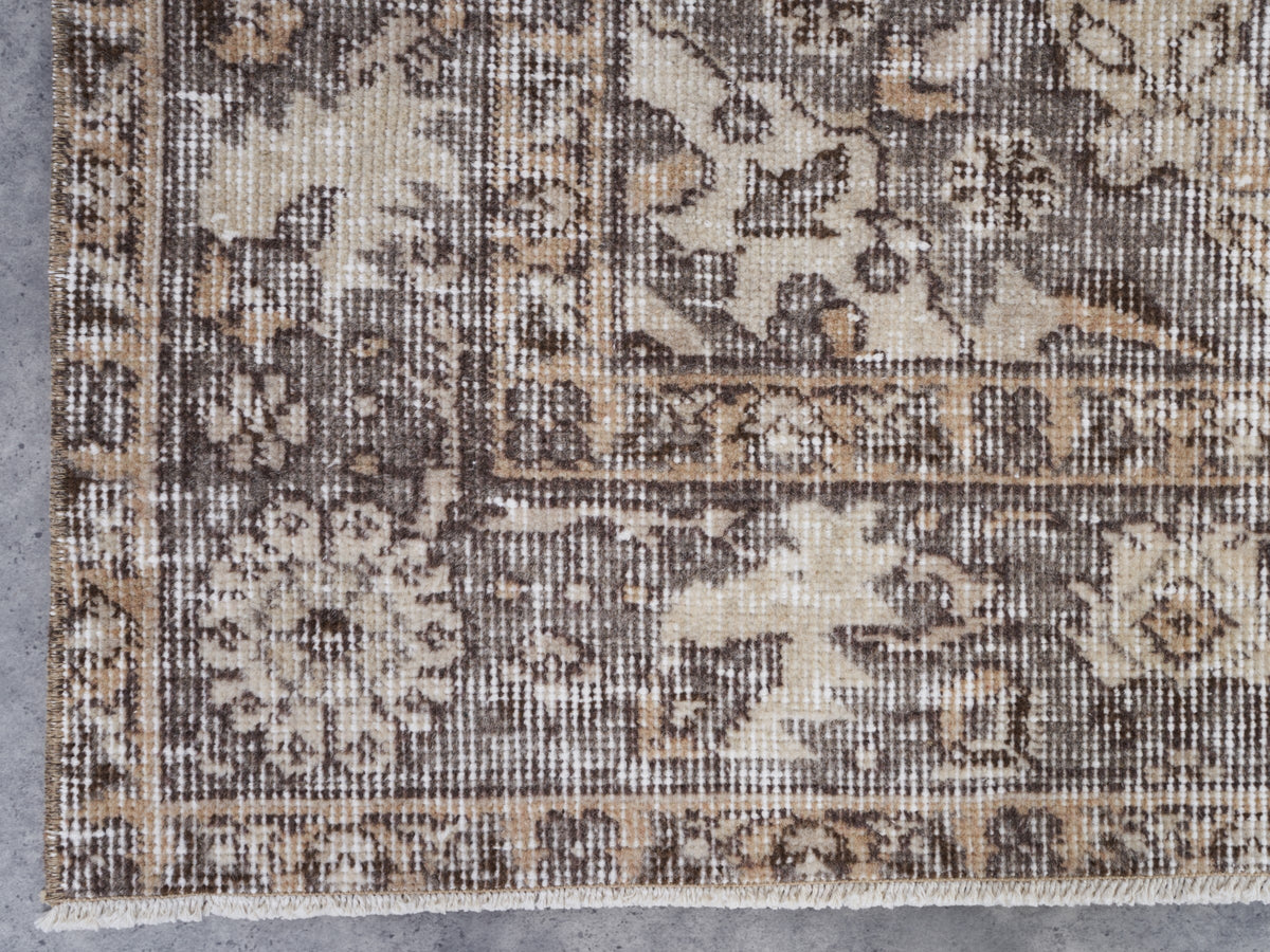 5'2" x 8'6" Neutral Vintage Hand-Knotted Rug