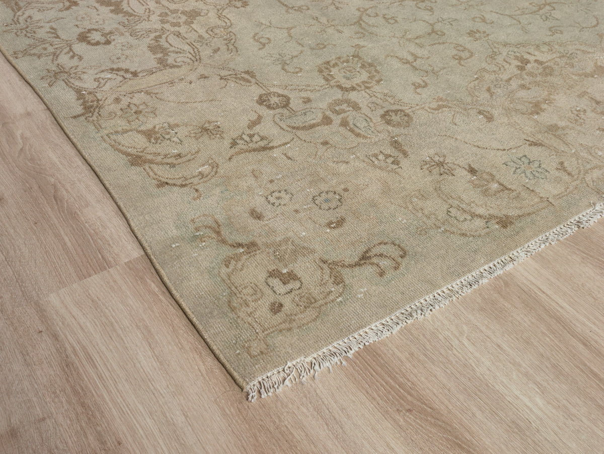 8'5" x 12'6" Neutral Oriental Persian Style Rug