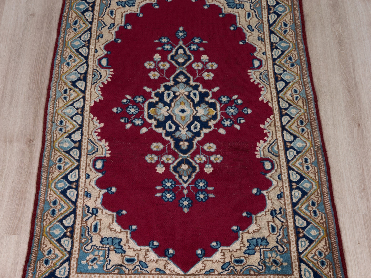 2'10" x 4'10" Small Oriental Persian Small Rug