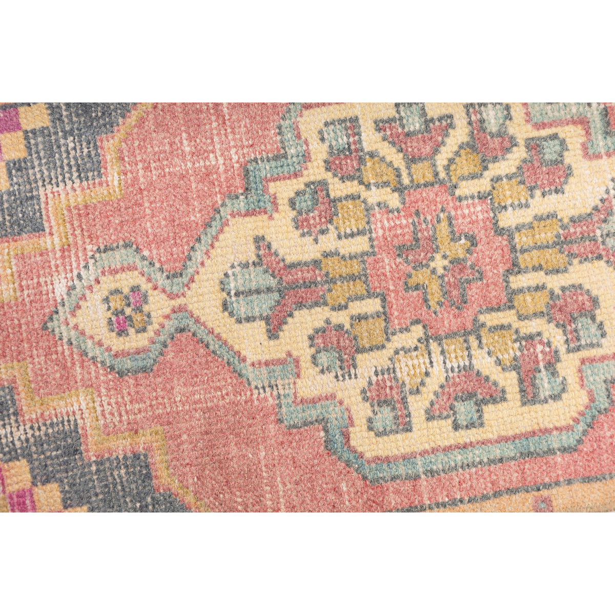 Varnamo - (1'5" x 2'11") Vintage Turkish Mini Rug