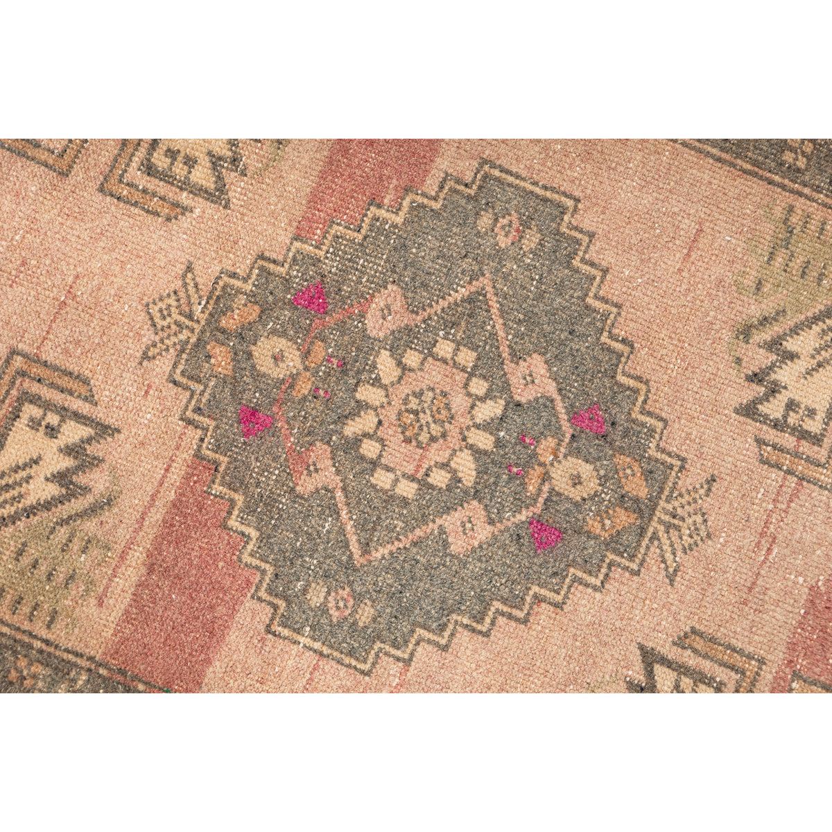 Lincan - (1'8" x 2'11") Vintage Turkish Mini Rug