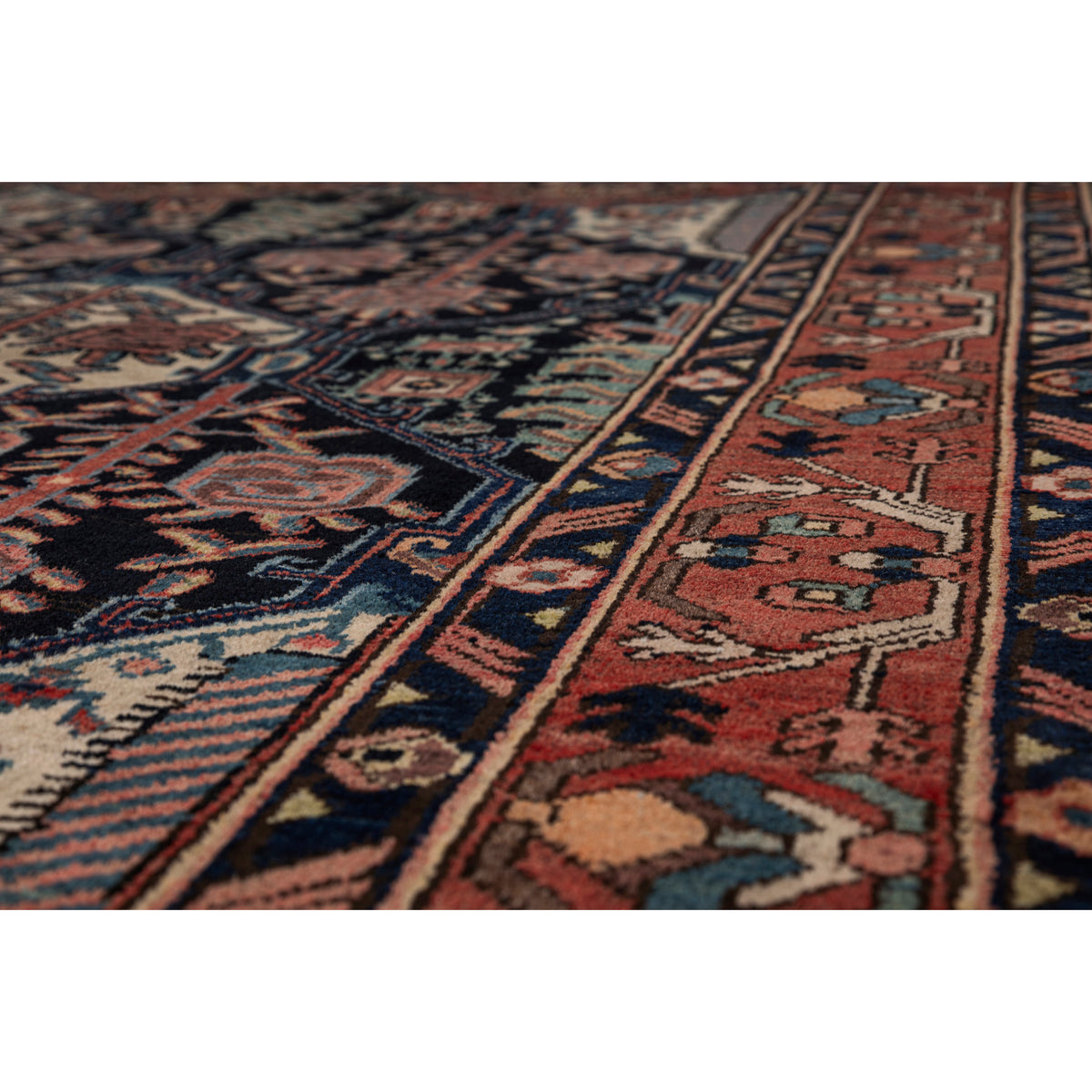 - (4'5" x 6'6") Oriental Persian Style Rug