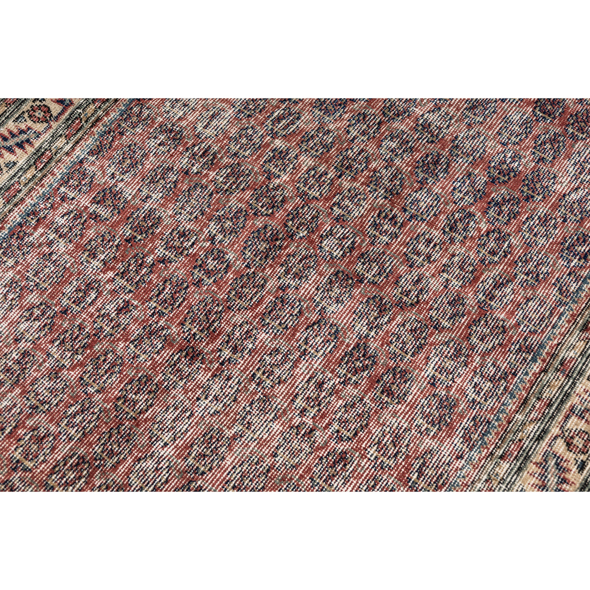 Kaplankyr - (3'3" x 4'10") Vintage Turkish Rug