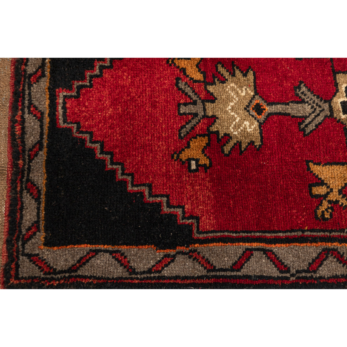 Ziryah - (1'10" x 3'6") Vintage Turkish Rug