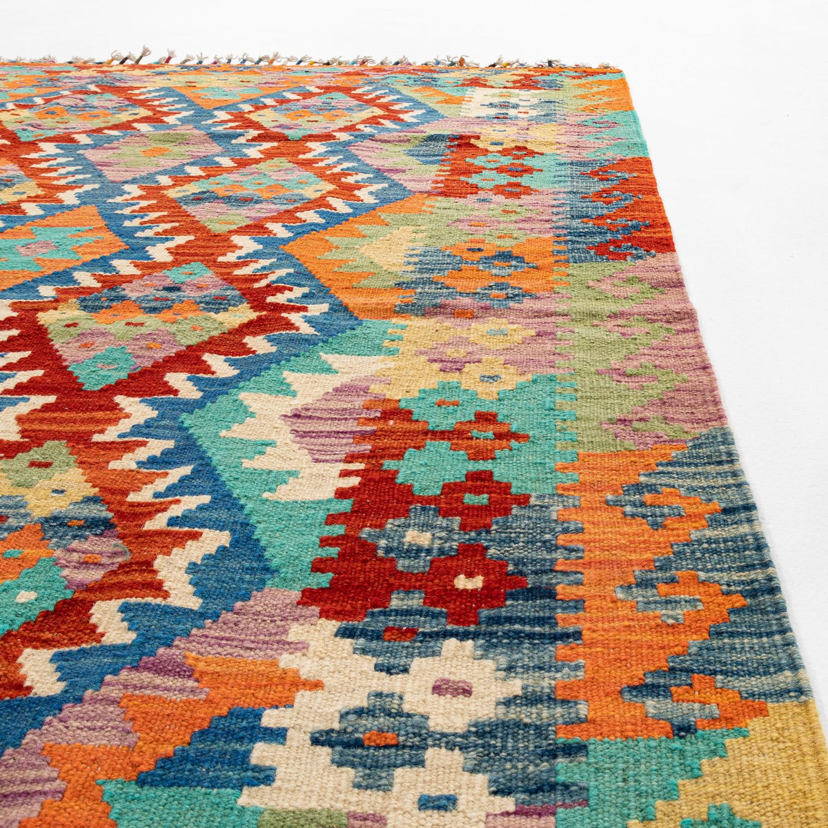 - (5'2'' x 6'4'') Vintage Turkish Kilim