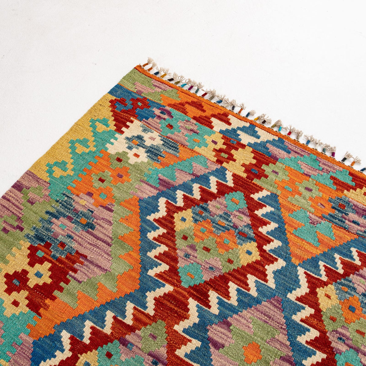 - (5'2'' x 6'4'') Vintage Turkish Kilim