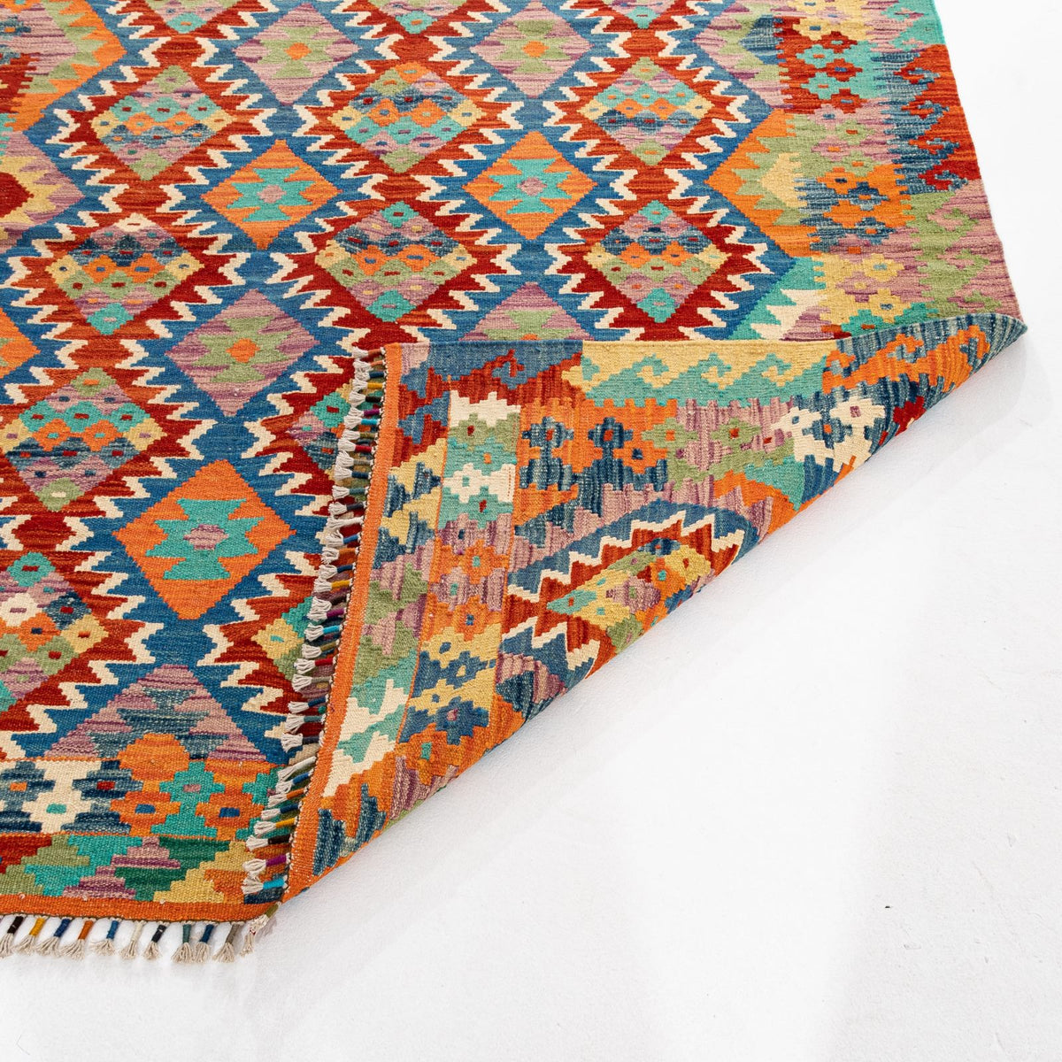 - (5'2'' x 6'4'') Vintage Turkish Kilim