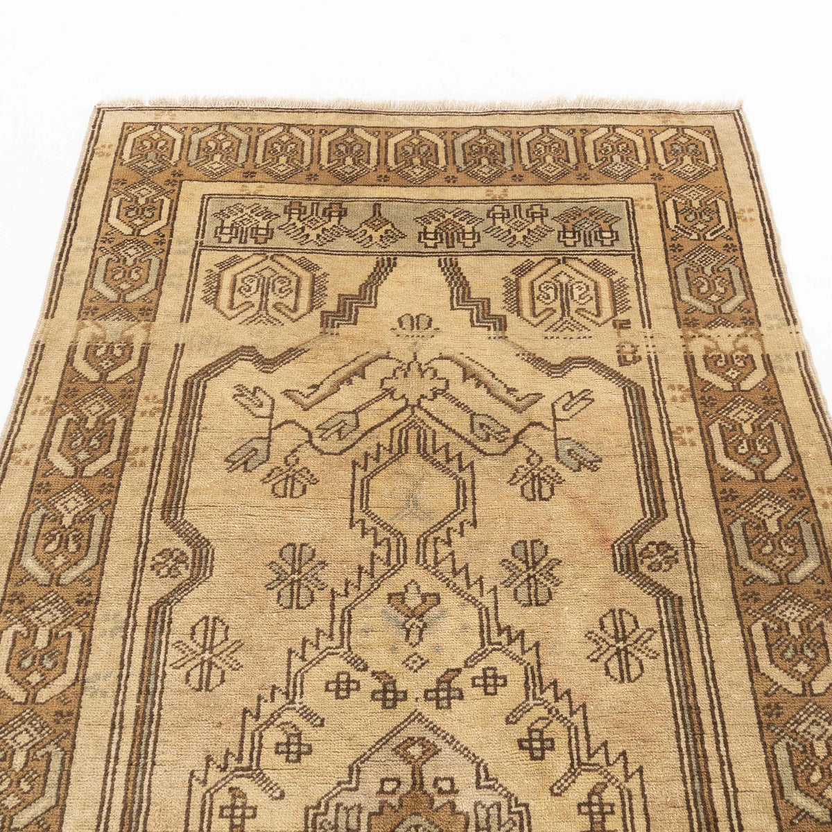 Vaskovan - (3'10" x 7'10") Vintage Turkish Rug